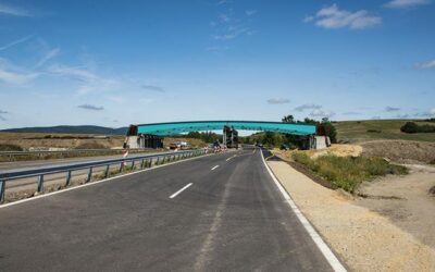 21-es út és B243jelű híd építése